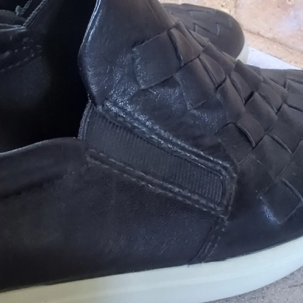 ECCO I  Black Soft 7 Leather Woven Slip-On Sneaker Loafers, 5/36 - Picture 10 of 16